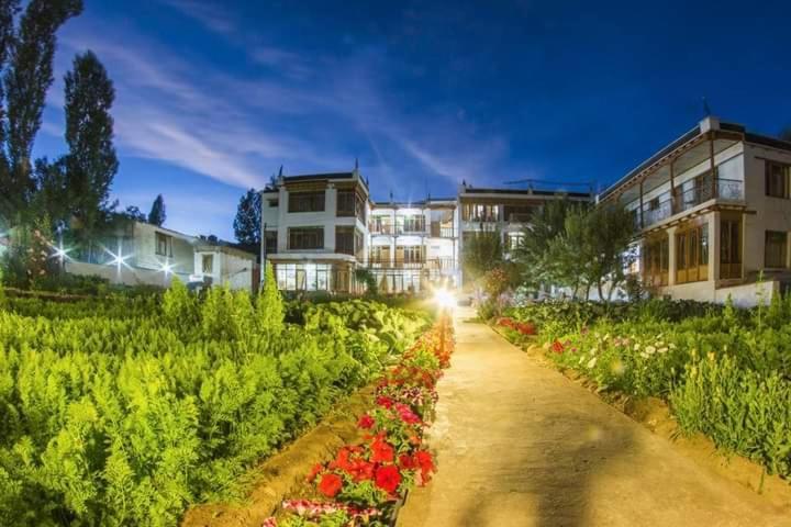 Hotel Jigmet, レー エクステリア 写真